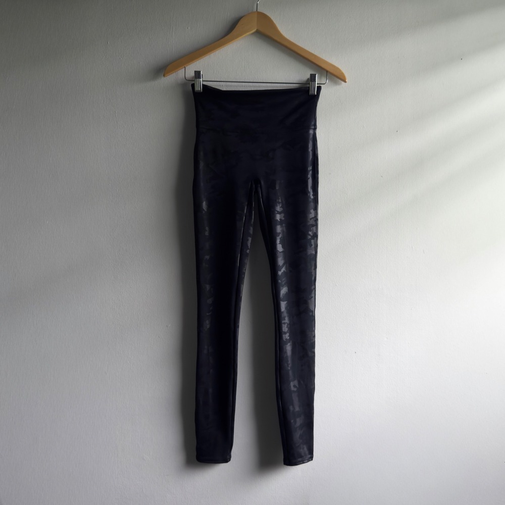 Spanx Faux Leather Camo Leggings Women Small Black High Waist Shaping Edgy
